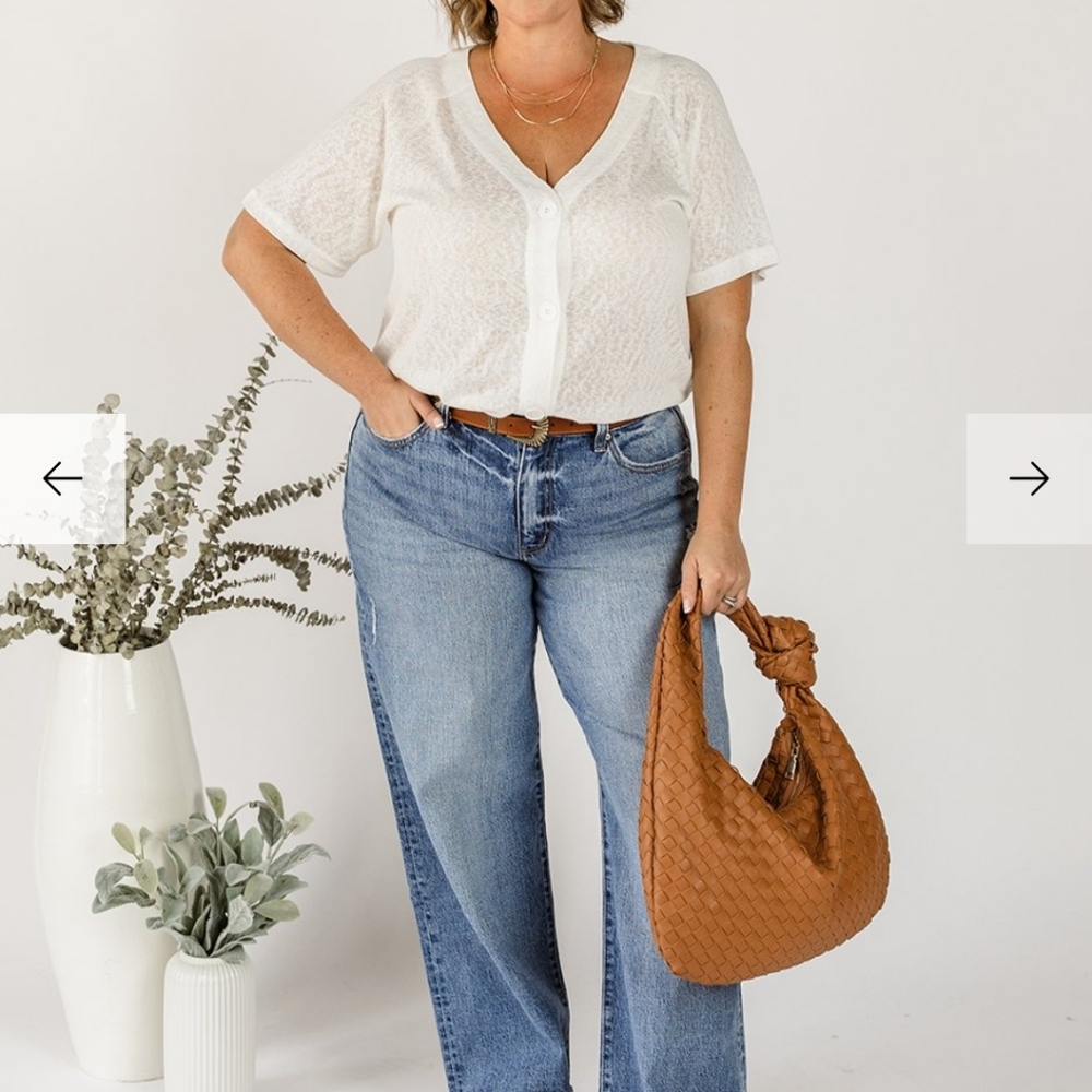 White Button-Up Top - Picture 6 of 6